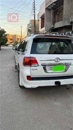 تۆیۆتا لاند کروزەر